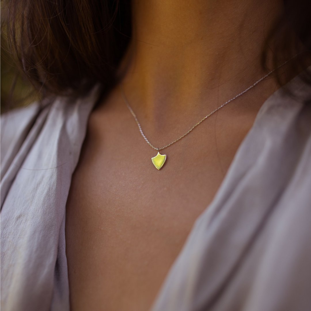 10K GOLD SHIELD NECKLACE